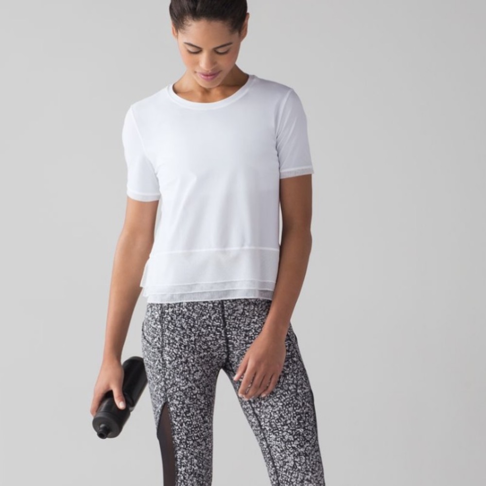 Lululemon Sole Training short sleeve white (size 6)